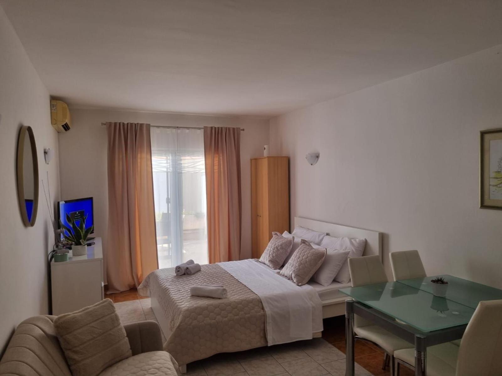 Apartment Bubi Necujam Exterior photo