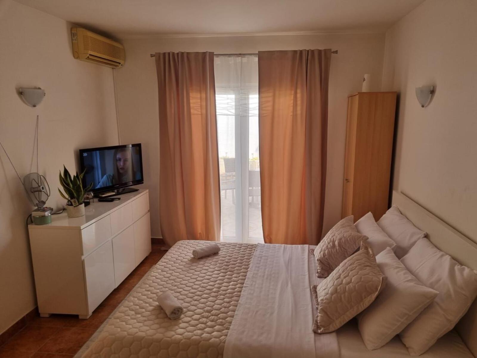 Apartment Bubi Necujam Exterior photo